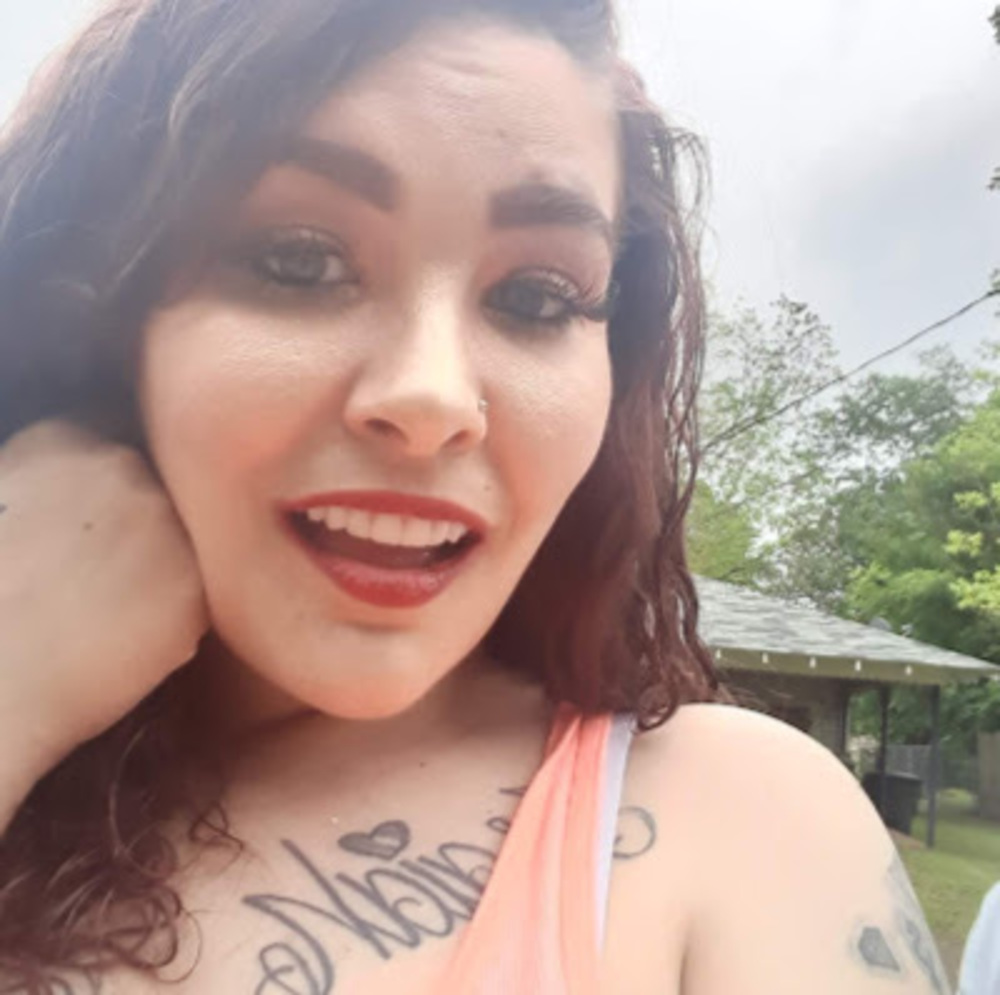Meet your Posher, Hollie